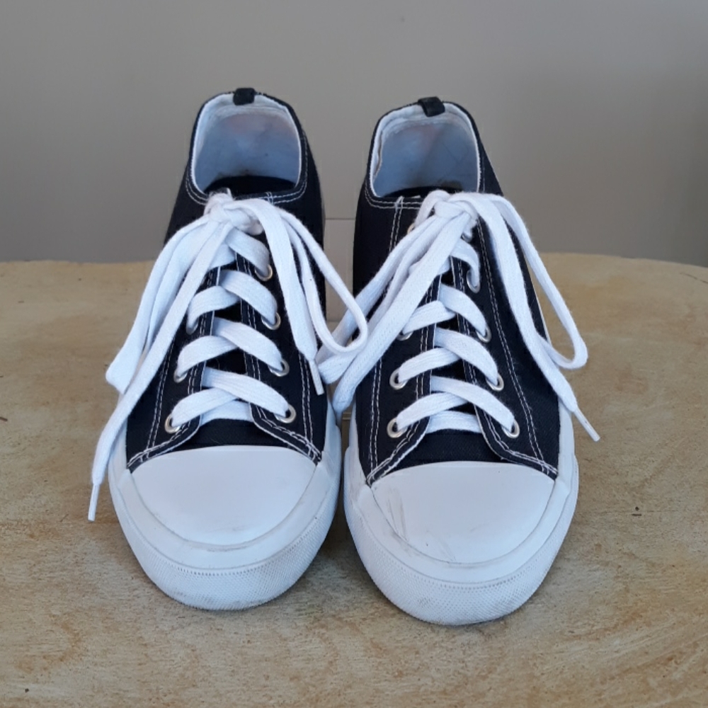 Faded Glory tennis shoes